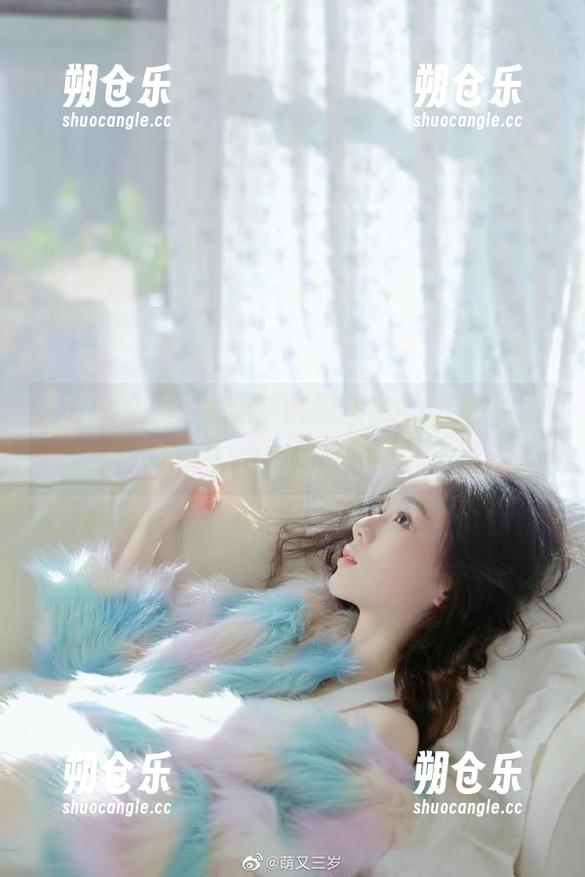 17吃瓜网 苹果版带你追踪17吃瓜网,每一口瓜都值得咀嚼!