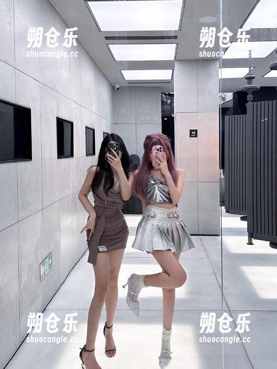 51吃瓜群众 51吃瓜群众,直达一些不太正经的谈资,咳咳,大家小心啊!