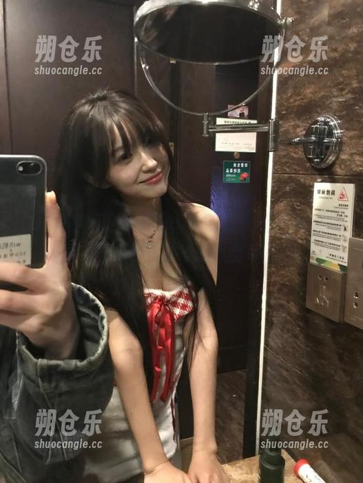 91黑料网 瓜田里……哎呀,不小心又被“91黑料网”发布的八卦吸引了!