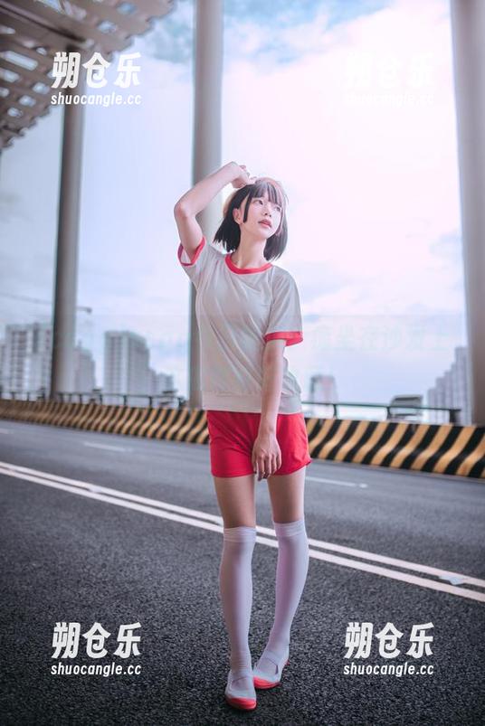 ccgg ccgg今日吃瓜:瘫坐在沙发上,这瓜得好好收藏!