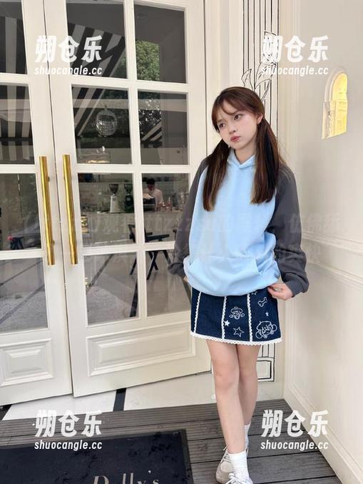 tttzzz 观看tttzzzsu的黑料,仿佛舔了一口冰淇淋,冷得让人颤抖的爽快
