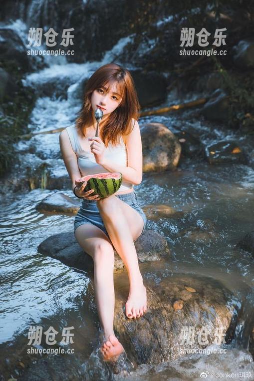 www吃瓜网 www吃瓜网的新消息更新:听说有人把瓜变成了艺术品了!