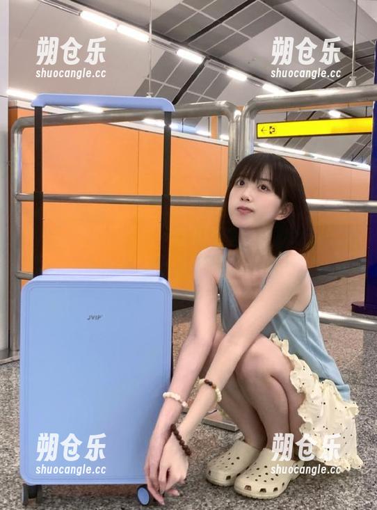 九一吃瓜网 九一吃瓜网官网:瓜皮里隐藏的一丝不寻常,靠谱吗?