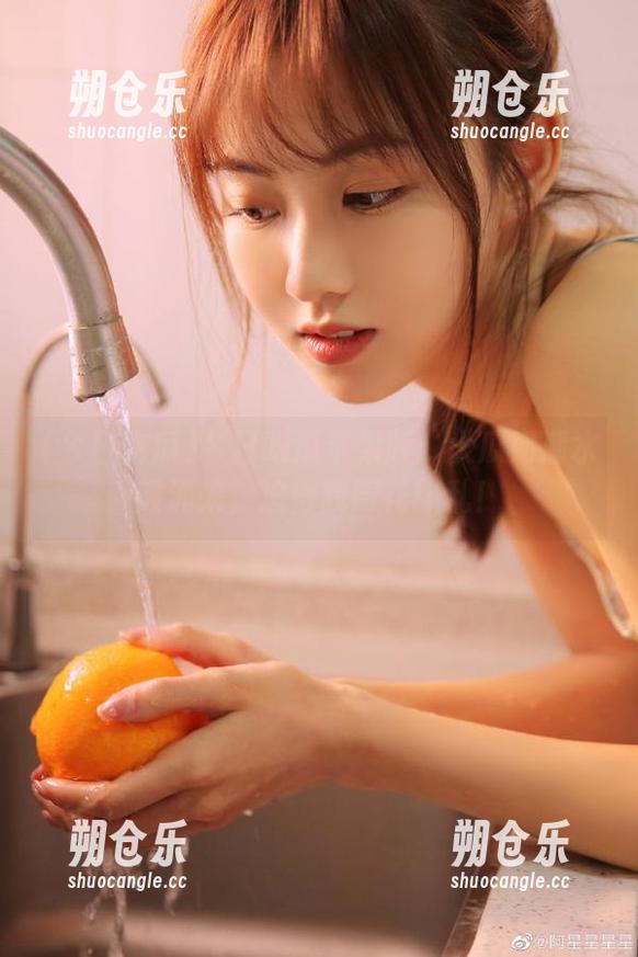 今日吃瓜 今日吃瓜苹果版:大瓜如潮水般涌来,追得我眼花缭乱!