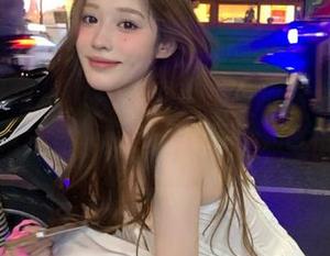 吃瓜聚集地,跟着我,吃瓜永不迷路,呃…也许下次会迷总也不准。