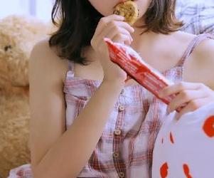 在“我爱51吃瓜网”的网页上遨游,像在吃糖一样上头!