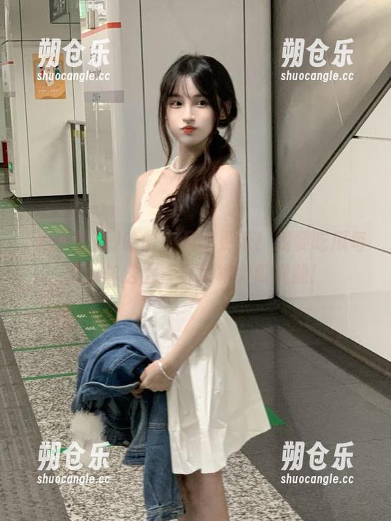 我要吃瓜 哈哈,及时更新!我要吃瓜每天为你送上新鲜草根大瓜视频!