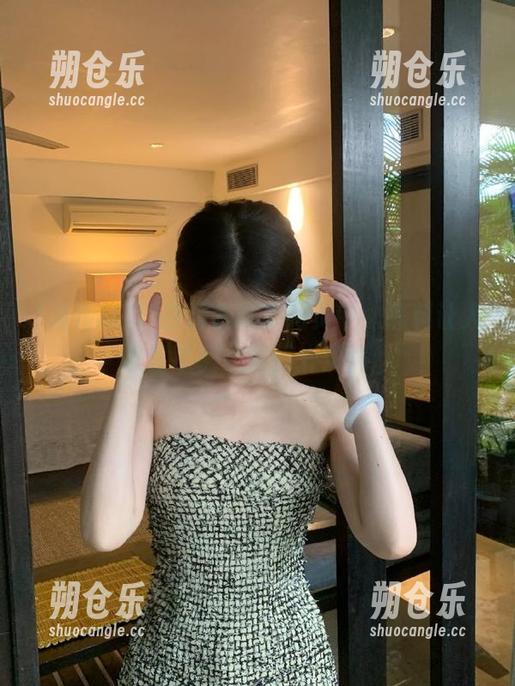 在海角吃瓜网页中，黑料让人欲罢不能，吃瓜心满满！