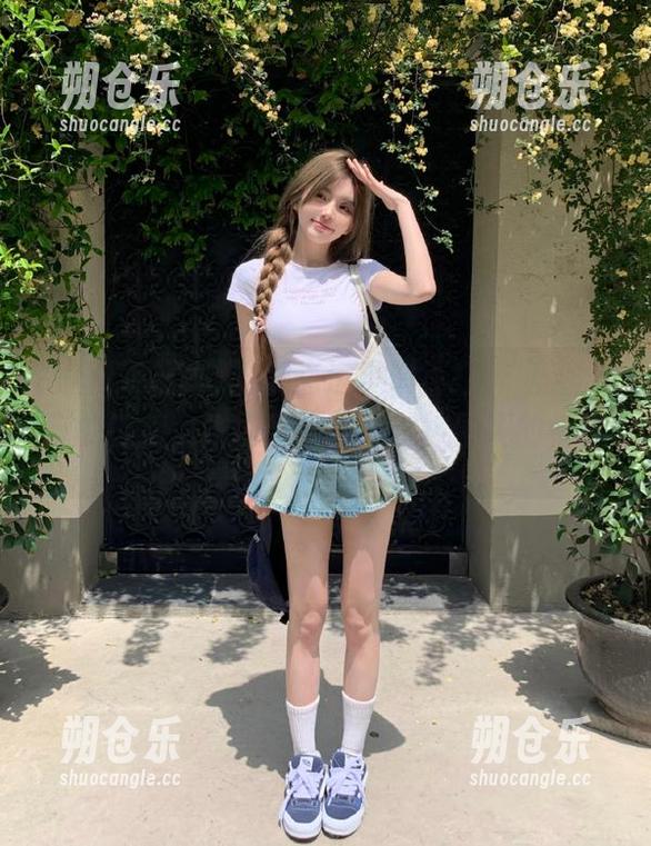 黑料不打烊 当我点进黑料不打烊,万里长征的链接,瞬间感受到一种被围观的快感。