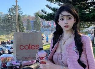 “下载黑料不打烊的导航狂欢”，这意思是让我无尽炒冷饭？
