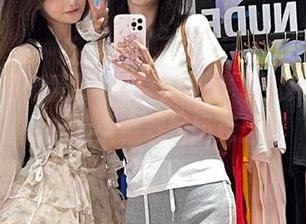“黑料正能量”视频小心心中的小黑洞被吸走！