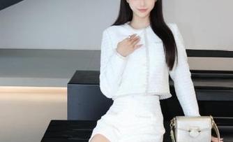 就在这个路口,黑料网的免费入口静静等待着我,心里一阵小激动。
